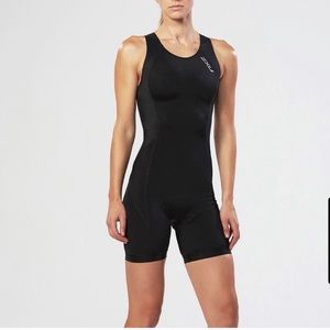 2XU Sleek triathlon suit. Size S - worm once!